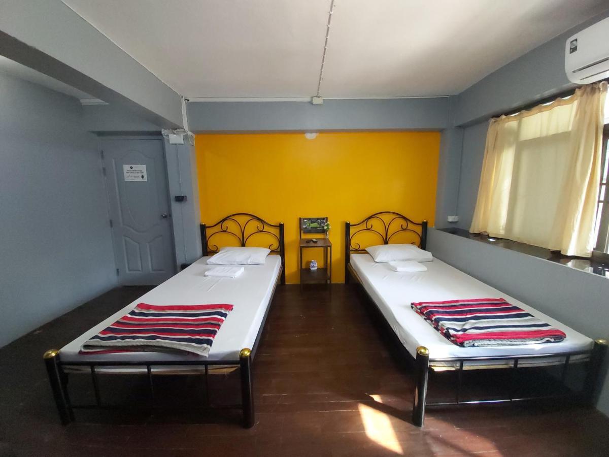 Yellow Flower Hostel Chiang Rai Room photo